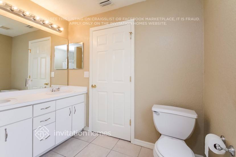 Building Photo - 3228 N Biscayne Dr
