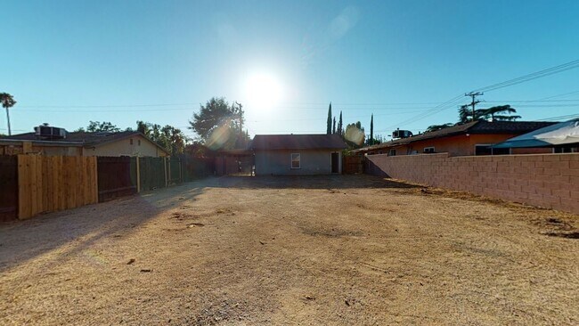 Building Photo - 4189 N Mountain Dr