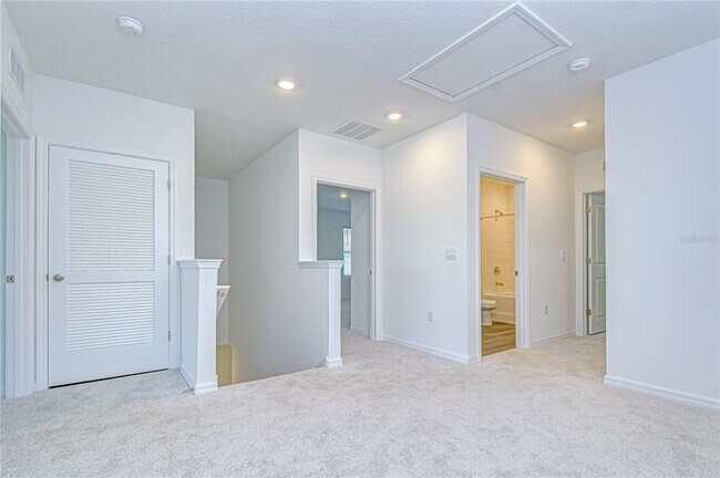 Building Photo - 32463 Weathered Oak Dr