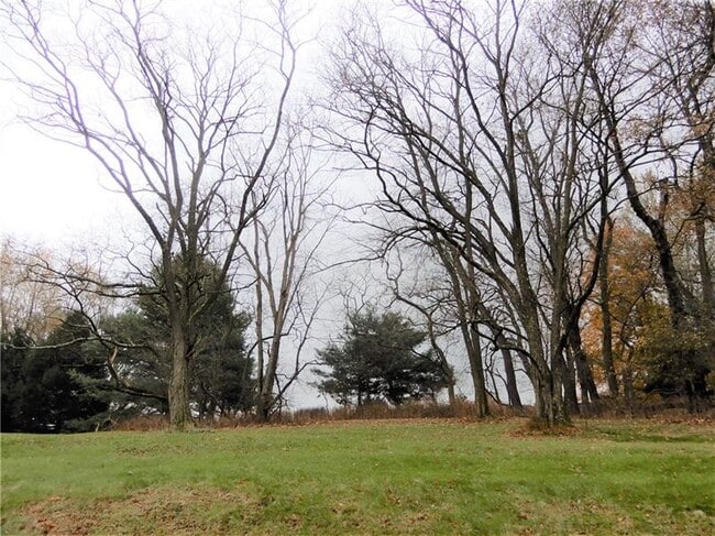 Building Photo - 280 Quail Run Rd