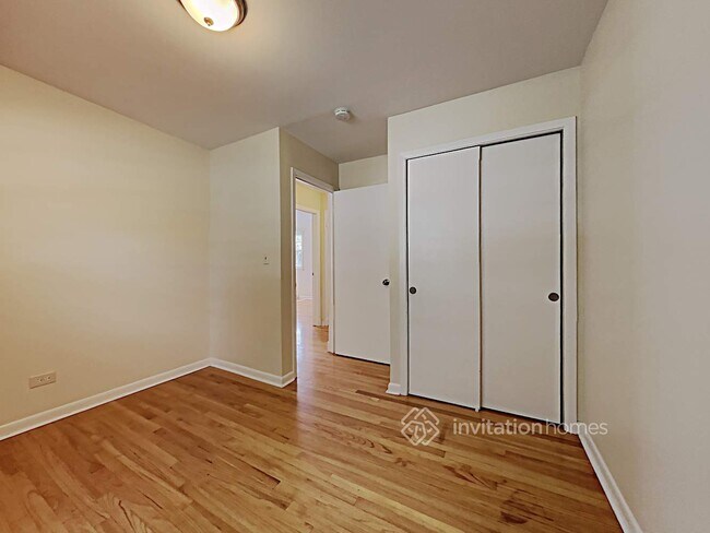 Building Photo - 334 Martin Dr