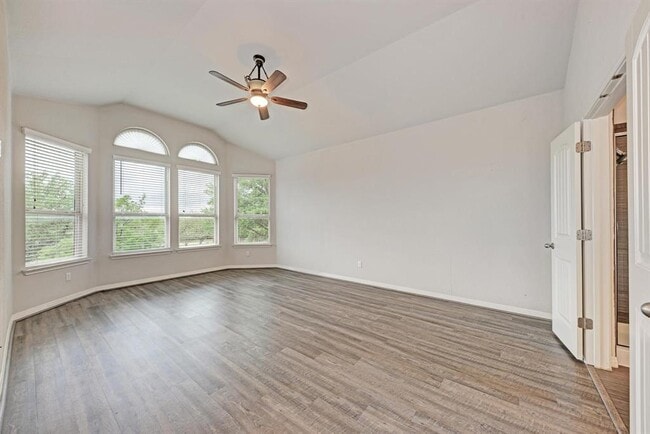 Building Photo - 146 Rock Cliff Ct