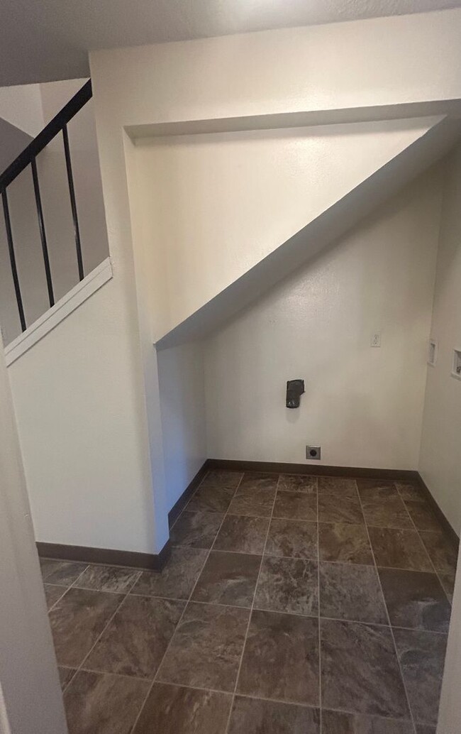 Building Photo - Jefferson #11894