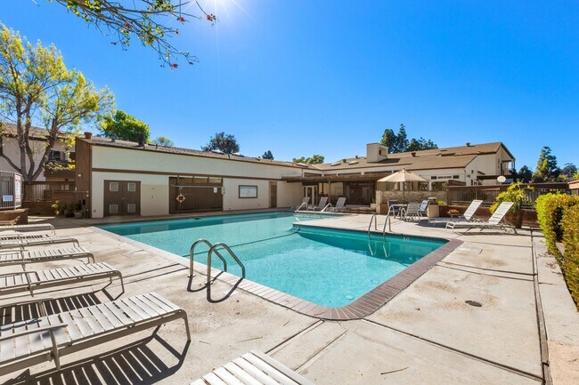 Building Photo - 1341 Caminito Gabaldon