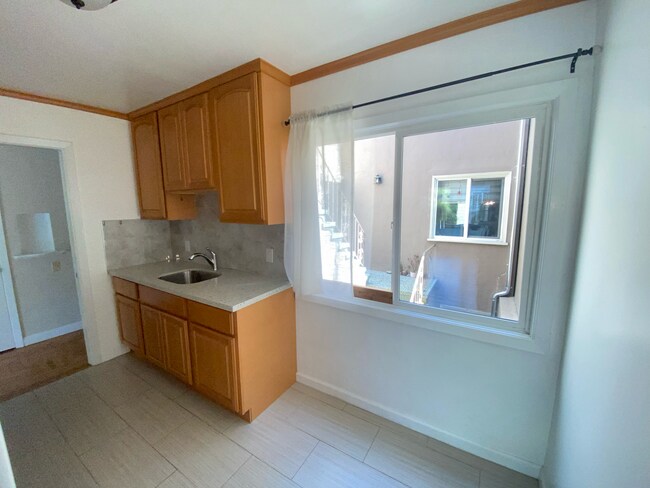 Kitchen - 1285 Guerrero St