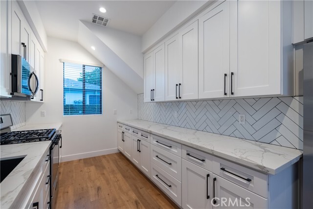 Building Photo - 13932 Bessemer St