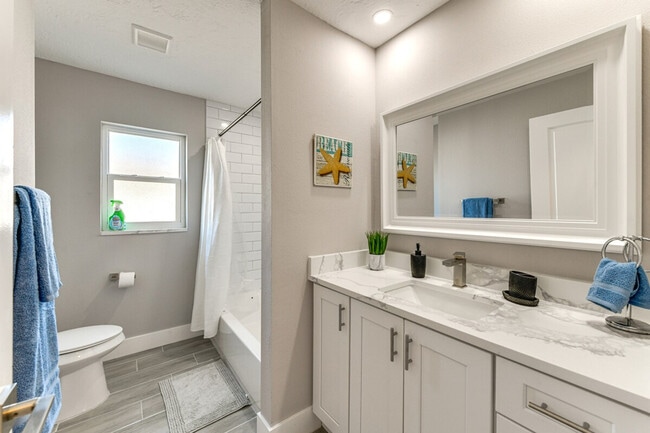 Building Photo - 2473 Yorkshire Dr