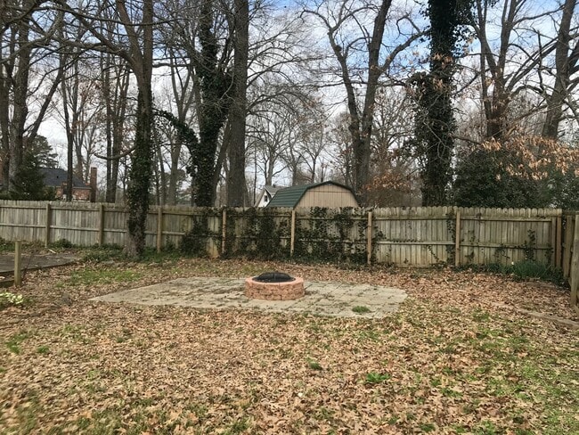 Building Photo - 24 Country Village Cir