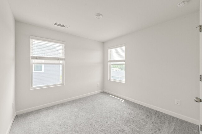Building Photo - 7136 Bryce Ave
