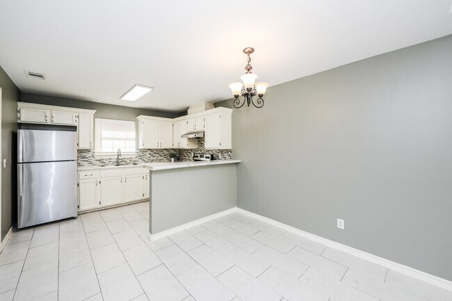 Building Photo - 205 W San Carlos St