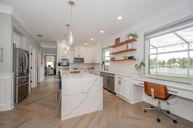Building Photo - 5611 Superior Dr