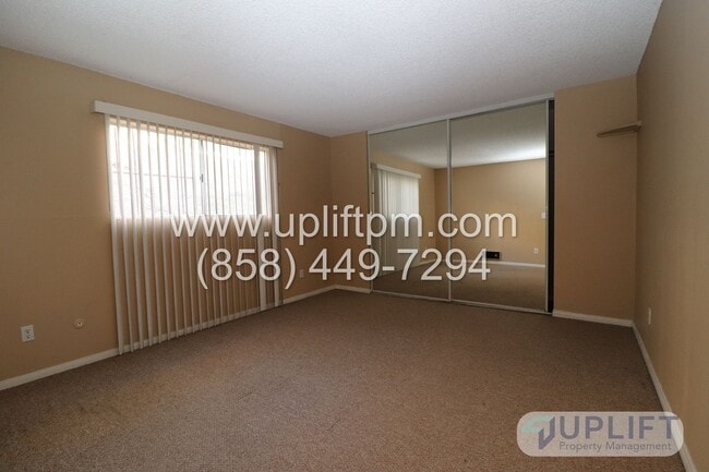 Building Photo - 1-BEDROOM, 1-BATHROOM APARTMENT W/ PARKING...