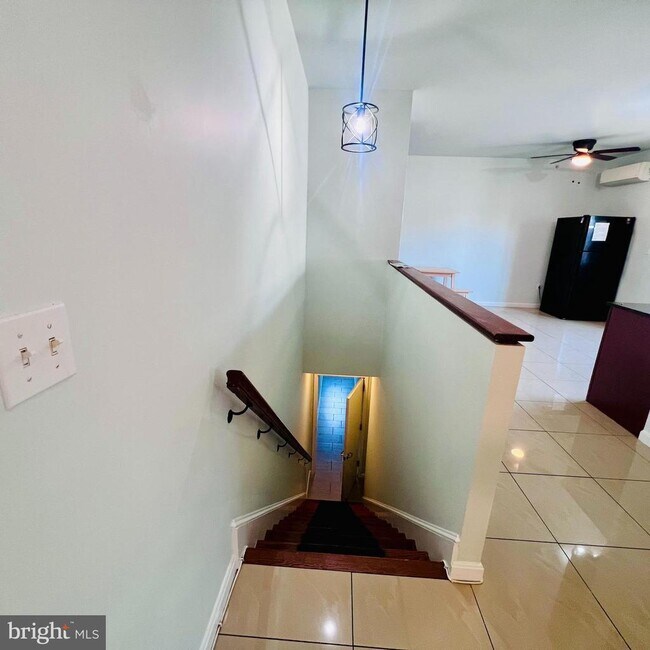 Building Photo - 1926 S 7th St