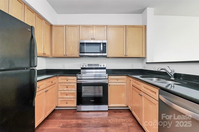 Building Photo - 1315 East Blvd