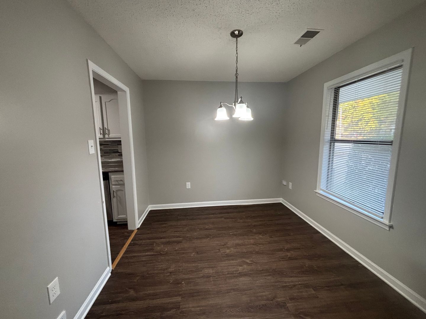 Building Photo - 6333 Green Grove Dr