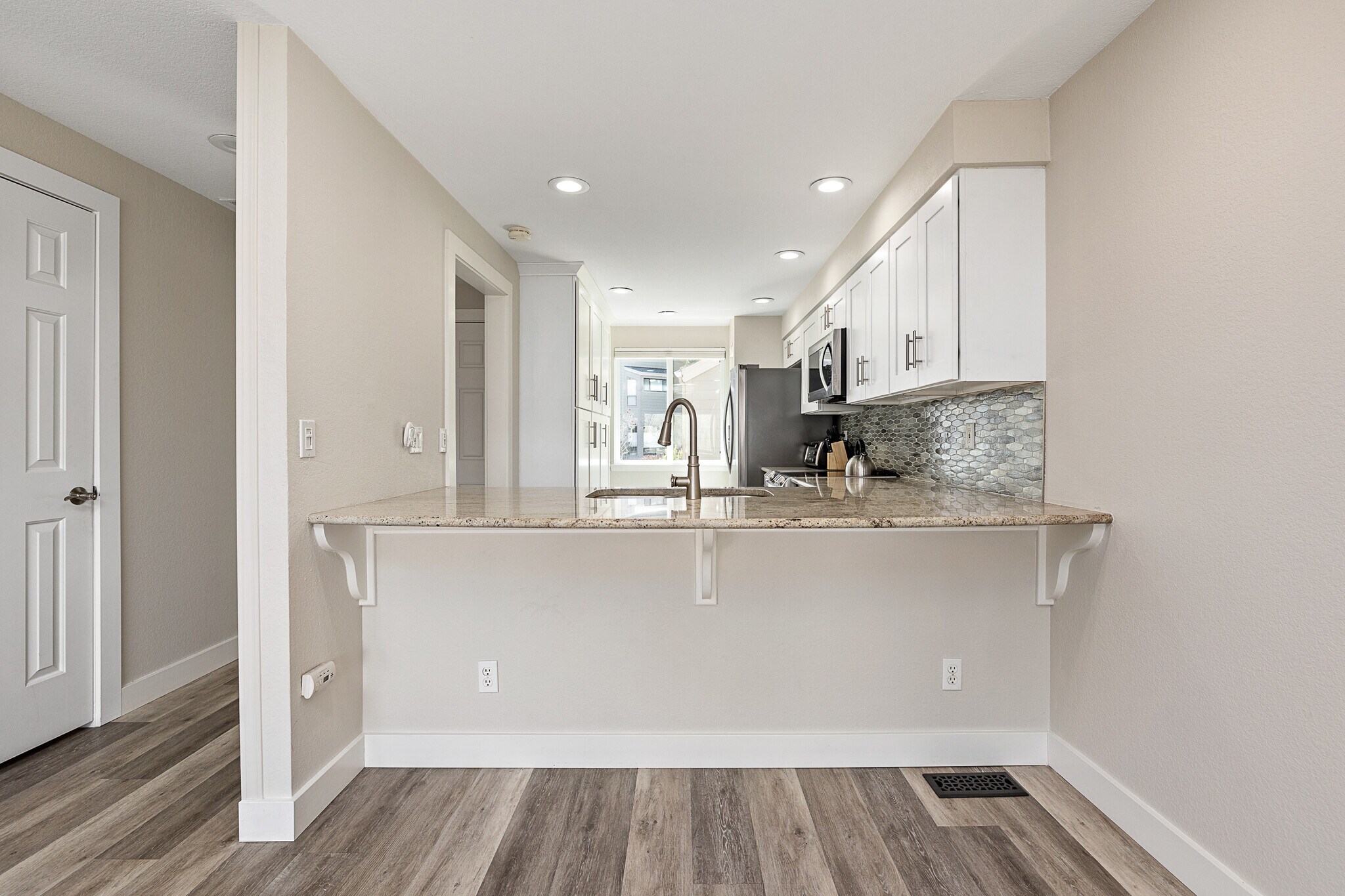 Building Photo - 1927 S Teal Ln