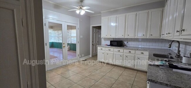 Building Photo - 289 Ashbrook Dr