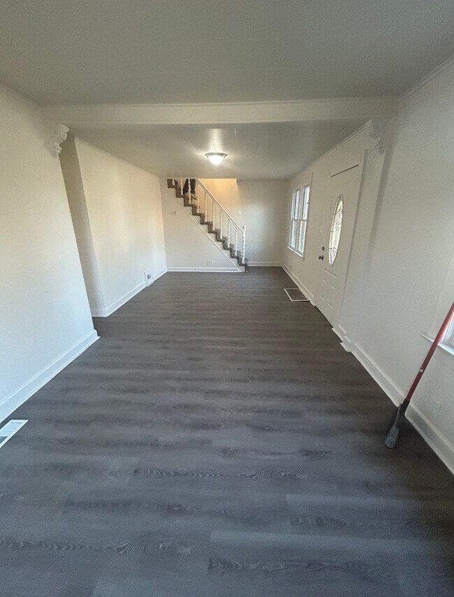 Building Photo - LIMITED TIME**1/2 OFF DEPOSIT**