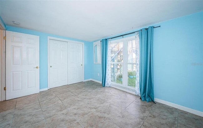Building Photo - 3627 Grayton Dr