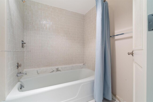 Building Photo - 2100 S Ocean Ln