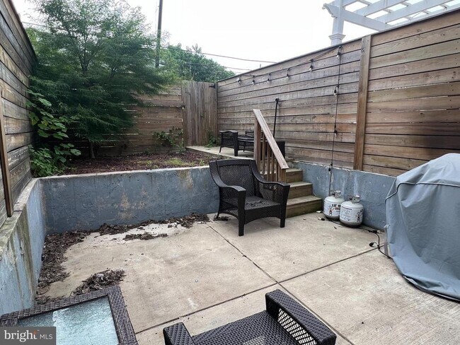 Building Photo - 1431 N 28th St