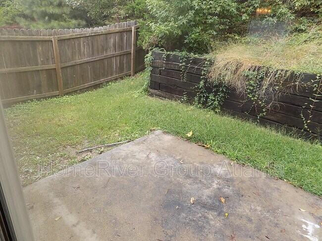 Building Photo - 460 Springbottom Ct SE