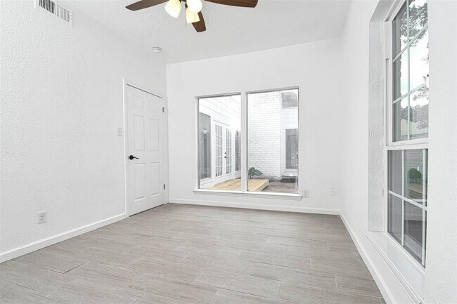 Building Photo - 86 Artesian Way