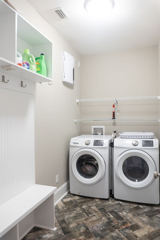 Building Photo - 2533 Capstone Dr