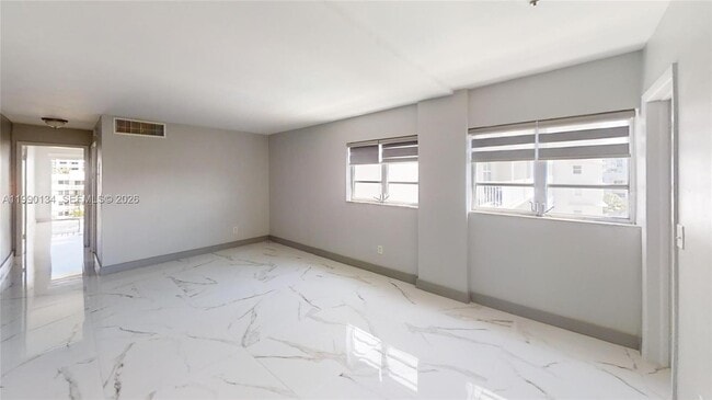 Building Photo - 1340 Lincoln Rd