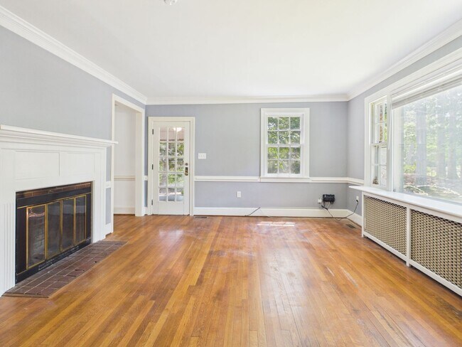 Building Photo - 2253 Brookwood Rd
