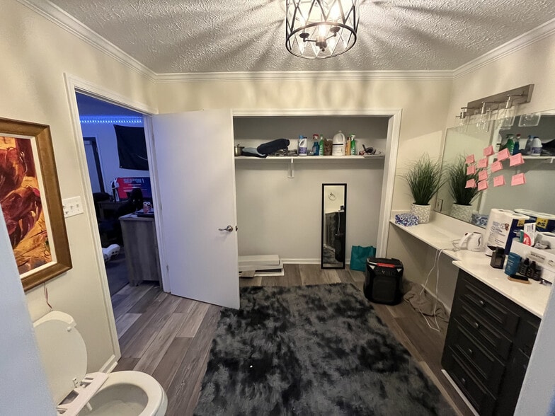 Building Photo - 120 Beverly Hills Cir