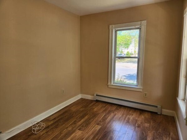 Building Photo - 291 Main St