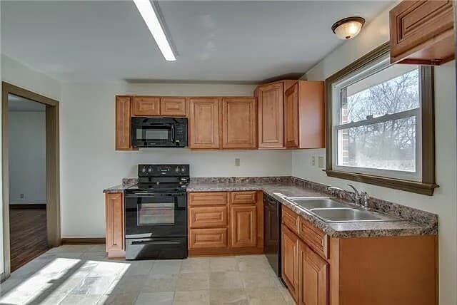 Building Photo - 3009 Sunnyview Dr