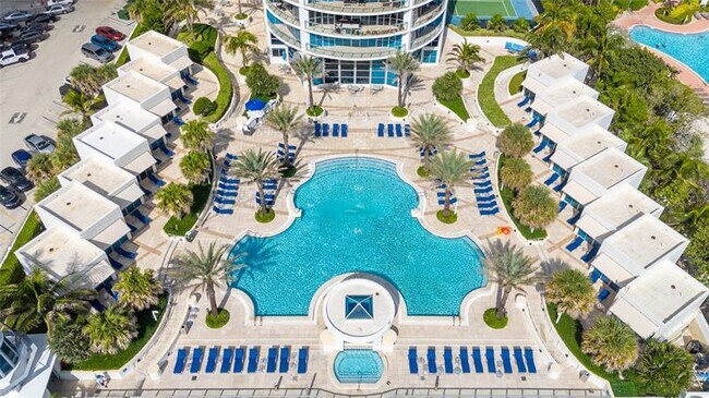 Building Photo - 3101 S Ocean Dr