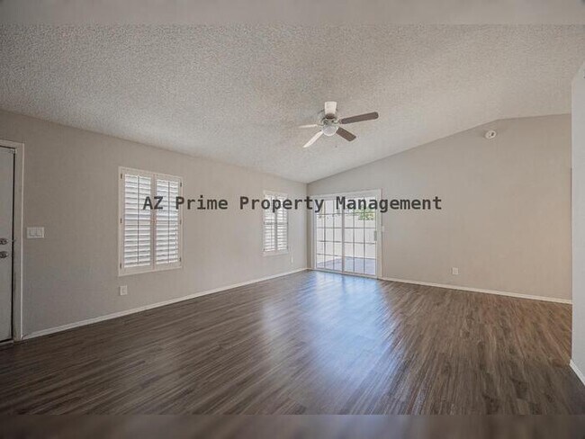 Building Photo - 619 E Jensen St