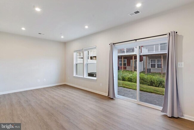 Building Photo - 23450 Sugar Pine Ln