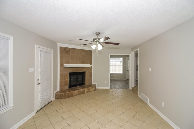 Building Photo - 7107 Butterfly Dr