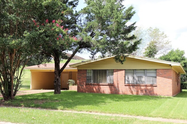 Building Photo - Bossier City, LA - 71112 - Beautifully upd...