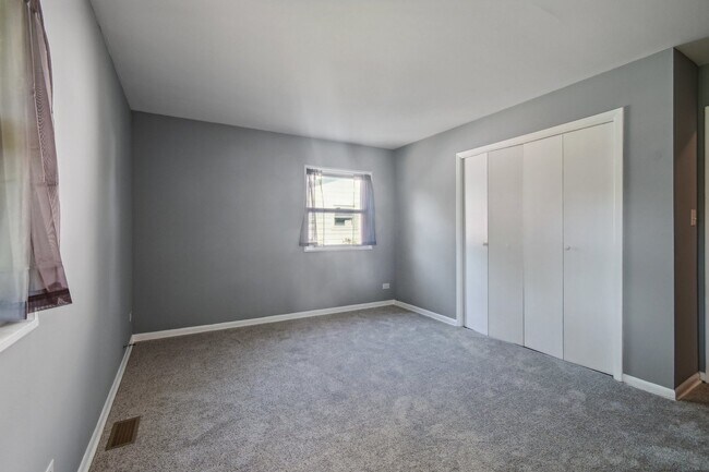 Building Photo - 116 Tower Ln