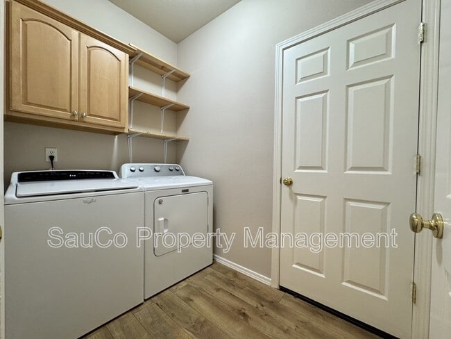 Building Photo - 11074 SW Washington St