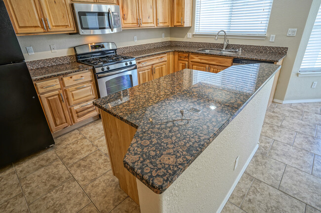 Building Photo - 6451 Shiprock Ct NE