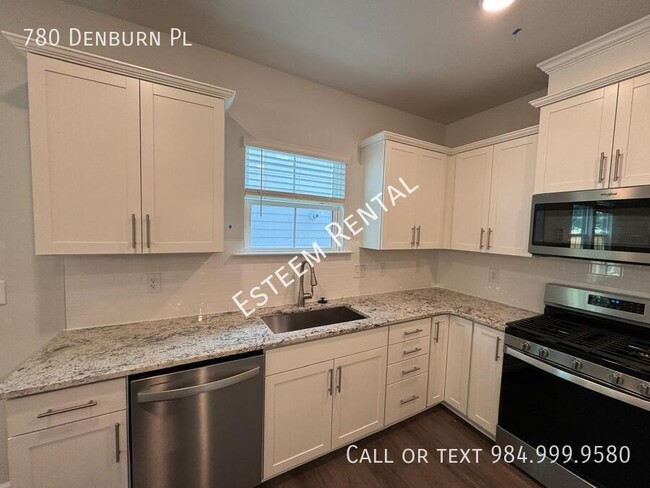 Building Photo - 780 Denburn Pl