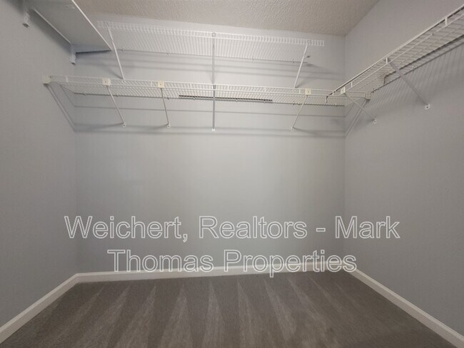 Building Photo - 104 Shotts Ct