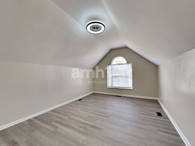 Building Photo - 2365 Edencrest Dr