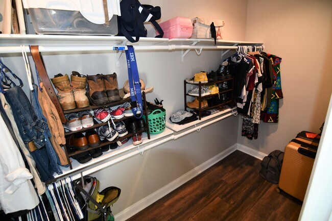 Building Photo - Zachary School District!  Trendy, 3 bedroom, 2.5 bath home in coveted Marshall Bonds Subdv