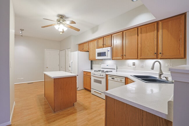 Building Photo - 145 Farmgate Dr