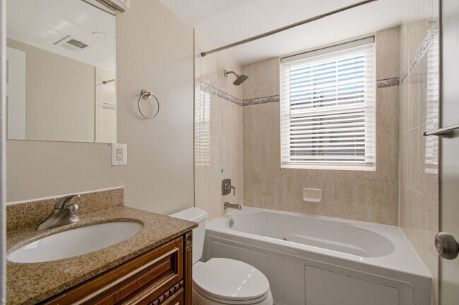 Building Photo - Congress Heights Three Bedroom W/Washer & Dryer In Unit!