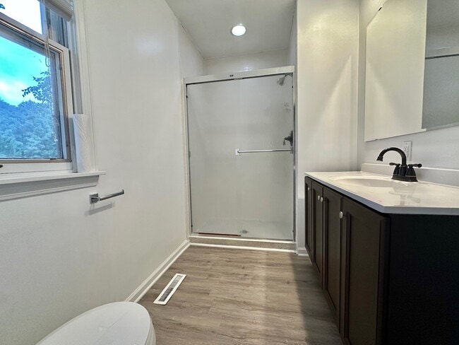 Building Photo - 4N355 Knoll Creek Dr