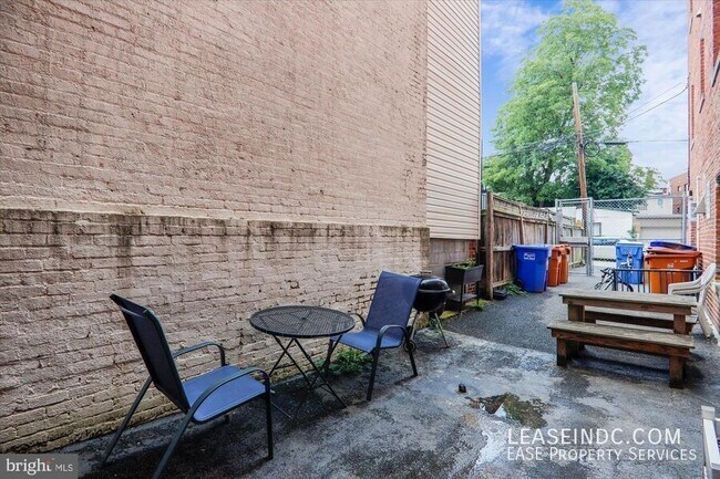 Building Photo - 3534 10th St NW