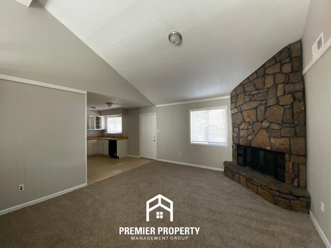 Building Photo - 3796 St Elmo Ave